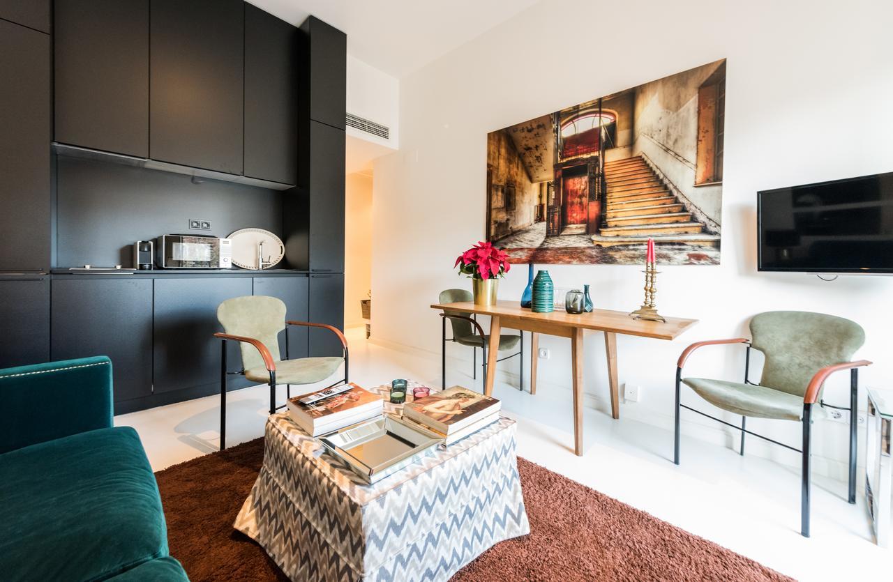 Plaza Santa Ana Apartment Madrid Luaran gambar